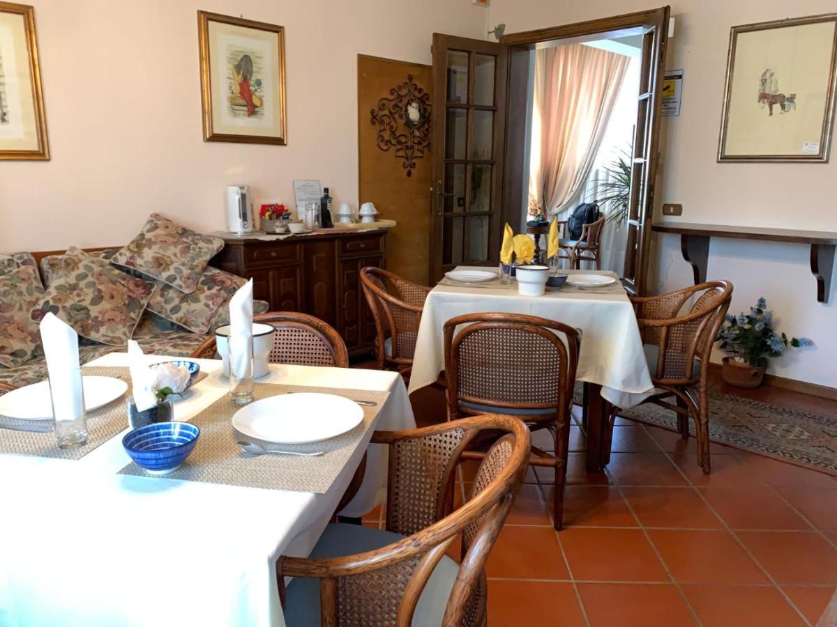 Bed and Breakfast Al Borgo Лукка Экстерьер фото